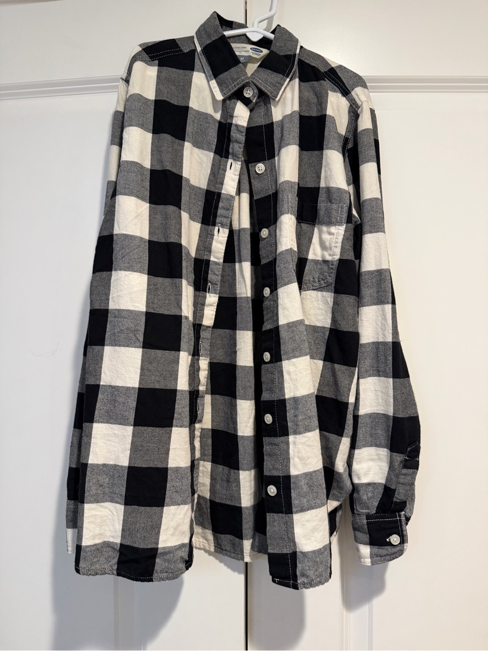 Women’s Old Navy Black & White Buffalo Check Button-Down Shirt